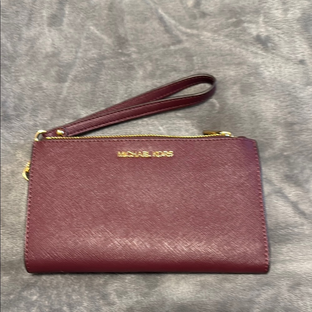 Michael Kors Jet Set Travel Double Zip Wristlet -MERLOT